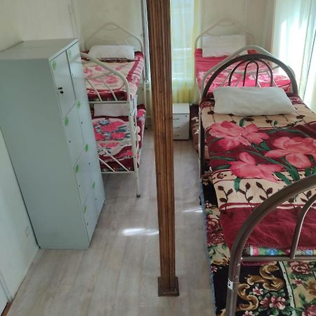 Hostel "Ormanova" อัลมาตี ภายนอก รูปภาพ