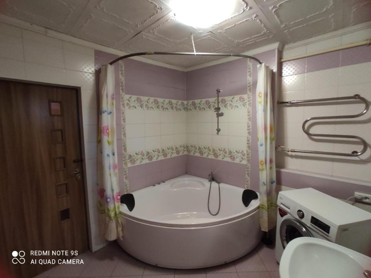 Hostel "Ormanova" อัลมาตี ภายนอก รูปภาพ