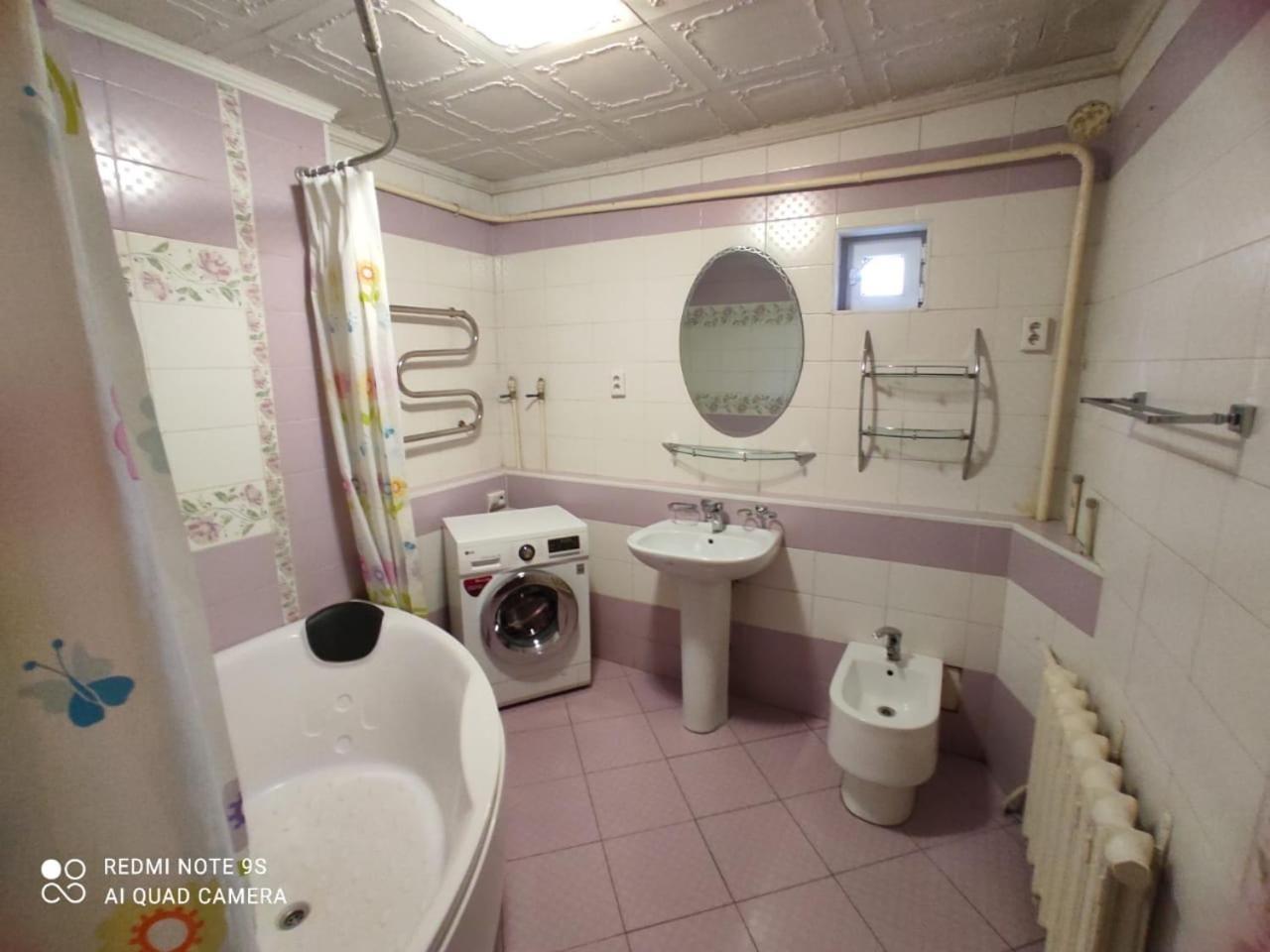 Hostel "Ormanova" อัลมาตี ภายนอก รูปภาพ